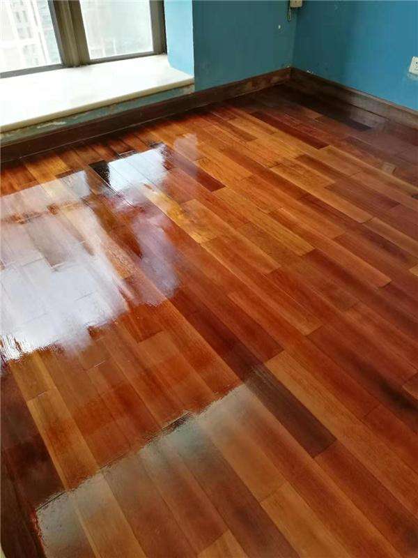 广州实木地板翻新 油漆修复木地板拆装更换.jpg